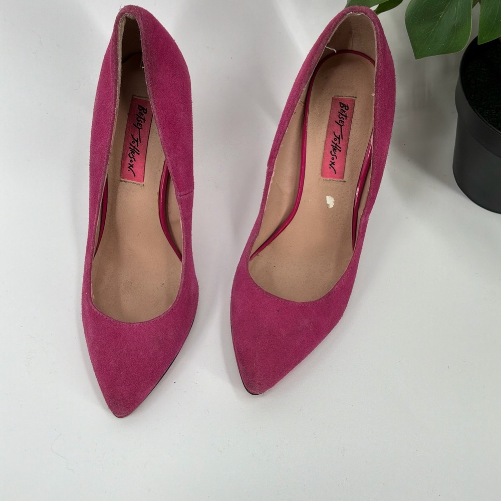 Betsey Johnson hot pink pointed toe Suede stiletto Heels - Picture 2 of 4